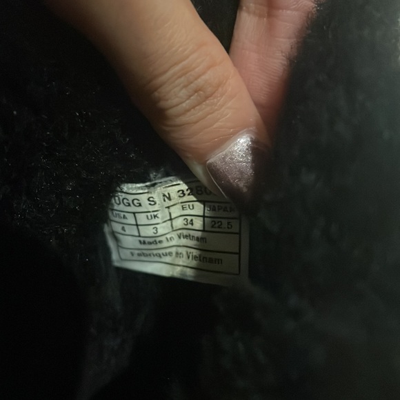 Kids Bailey Bow UGGS - Picture 5 of 5